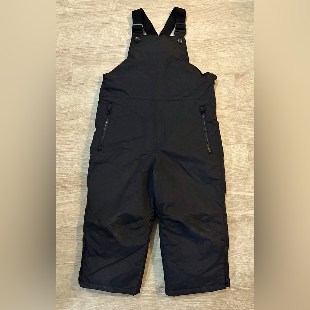 NWOT Black Snowpants size 6-7